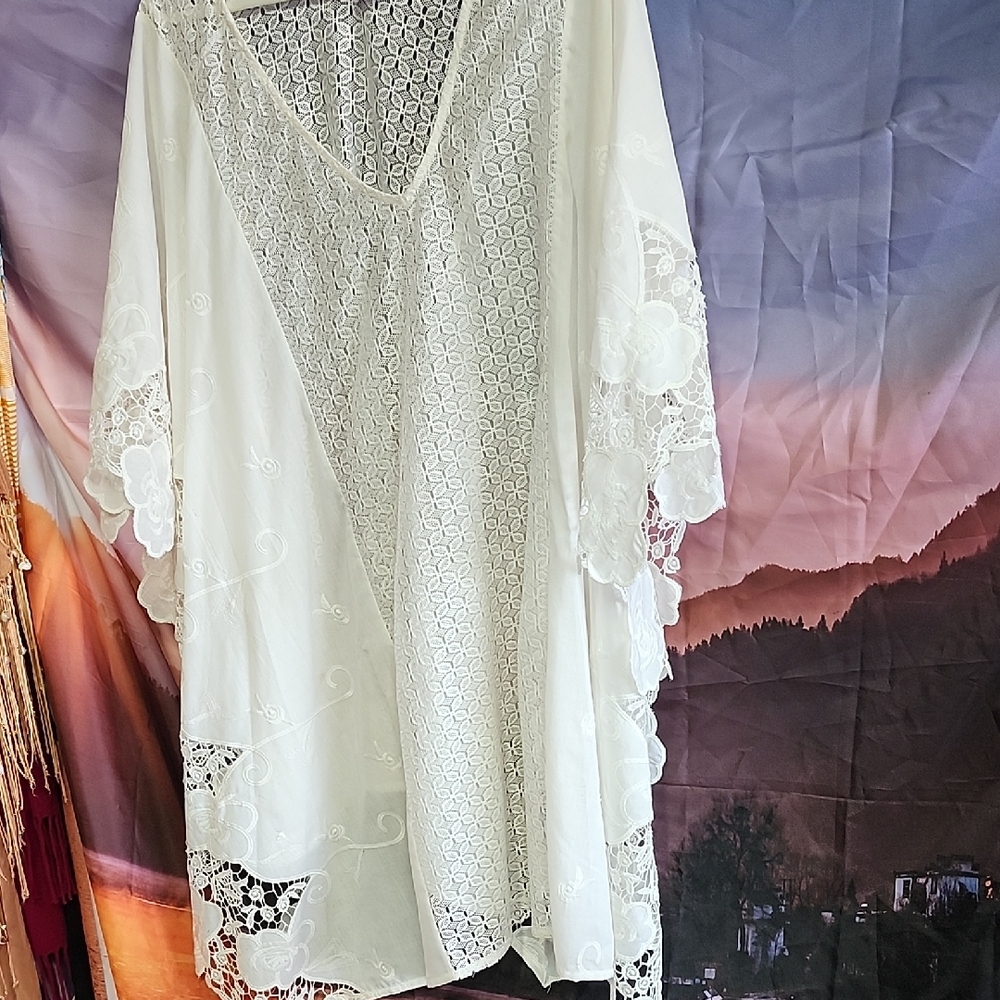 Merona White Lace Top Kimono